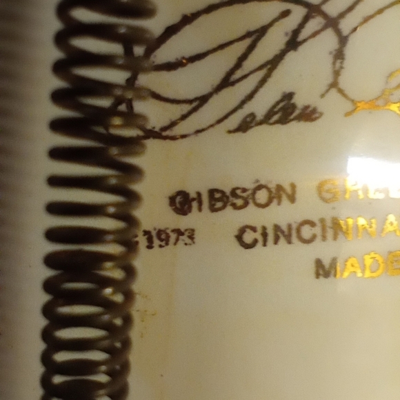 Cream and Gold Decorative Serveware Plate with Antique Illustration - Picture 9 of 9